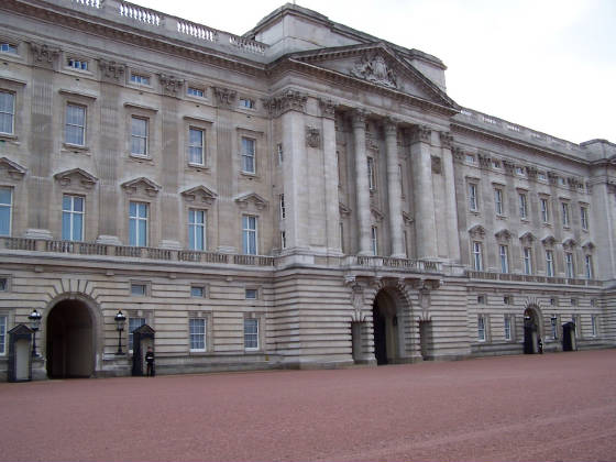 buckinghampalace.jpg