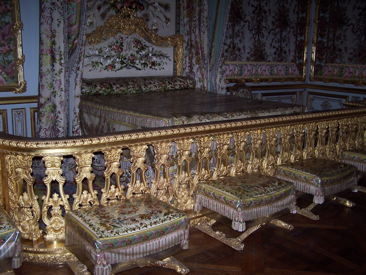 versaillesbed.jpg